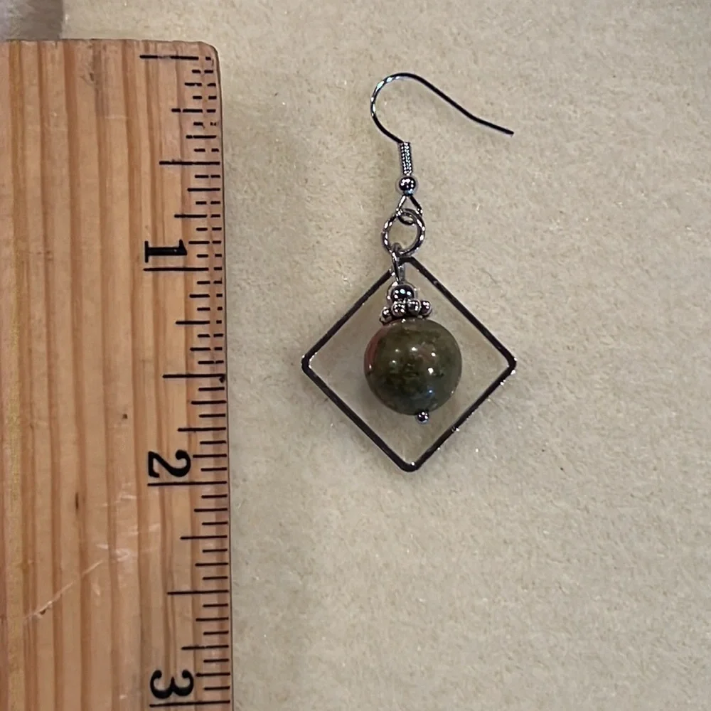 22140 Unakite (Green) Earrings - Picture 5 of 6
